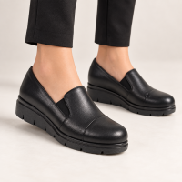 Pantofi dama negri din piele naturala cu platforma joasa si elastic lateral NA270NP